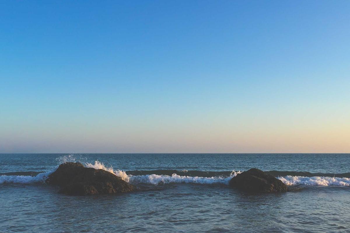 Placeholder of a simple phone call or message conversation